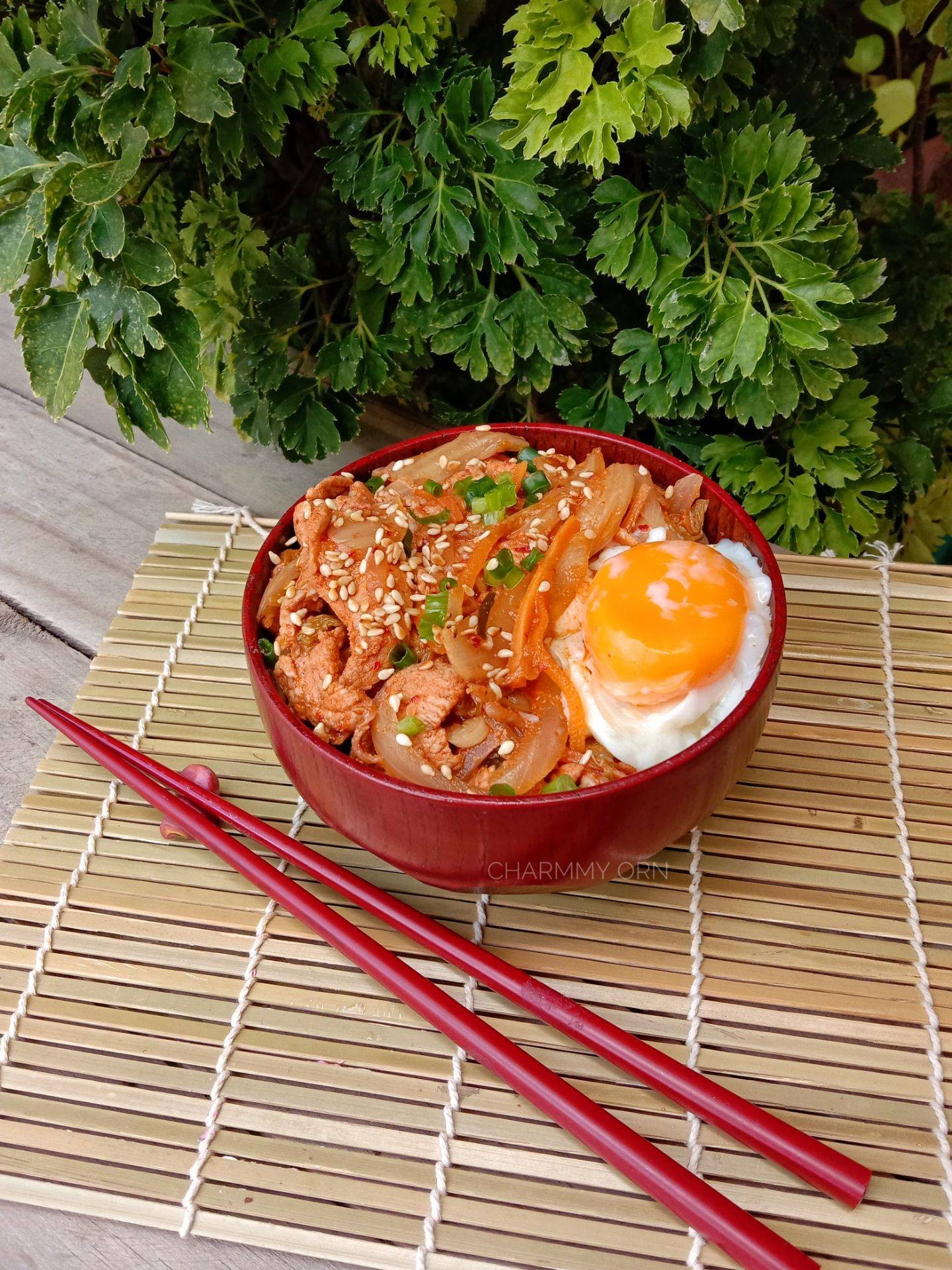 ข้าวหน้าเนื้อผัดกิมจิ