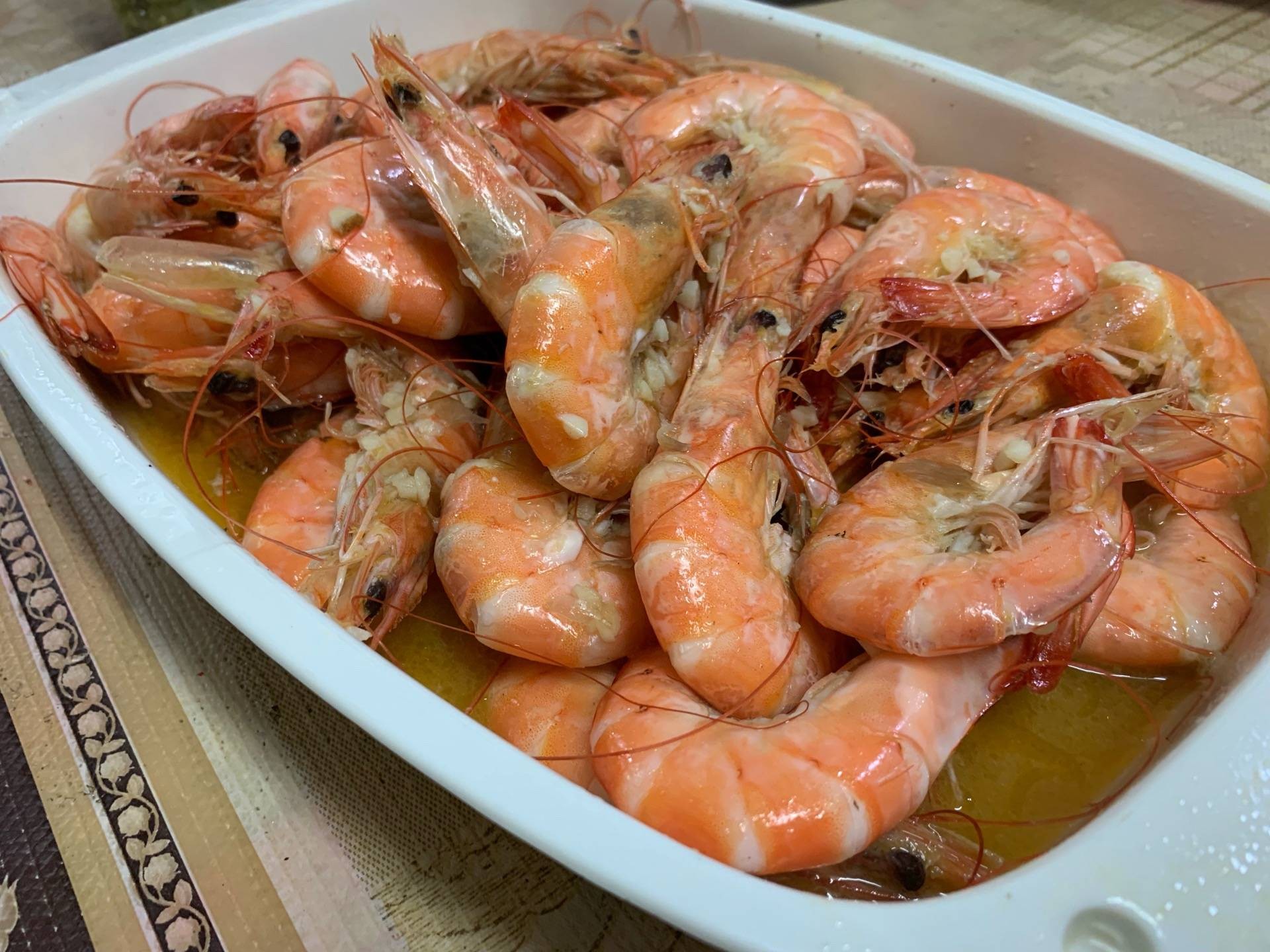 กุ้งอบเนยกระเทียม