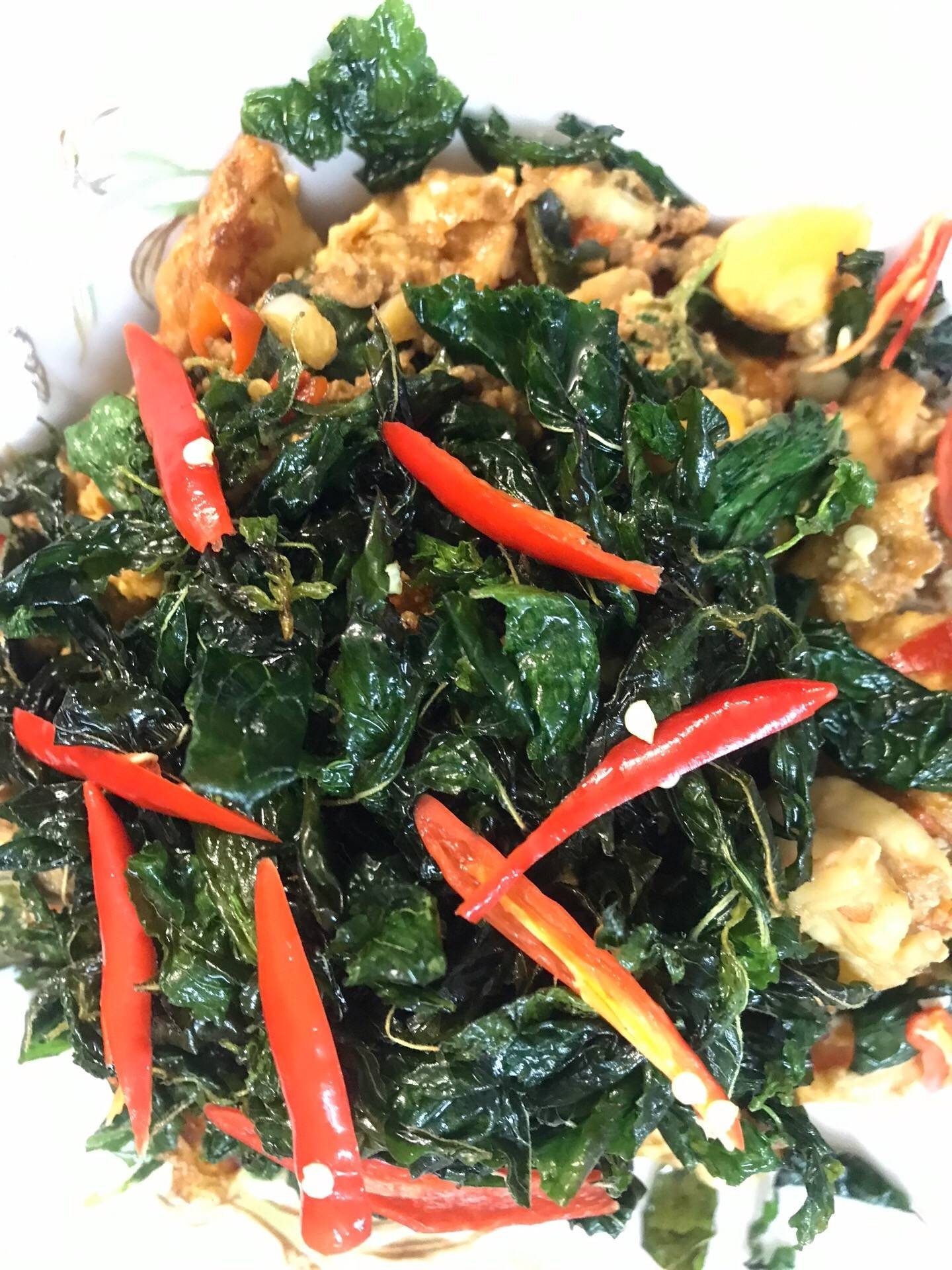 กะเพราไข่กรอบ กุ้ง 🦐 กะเพรากรอบ
