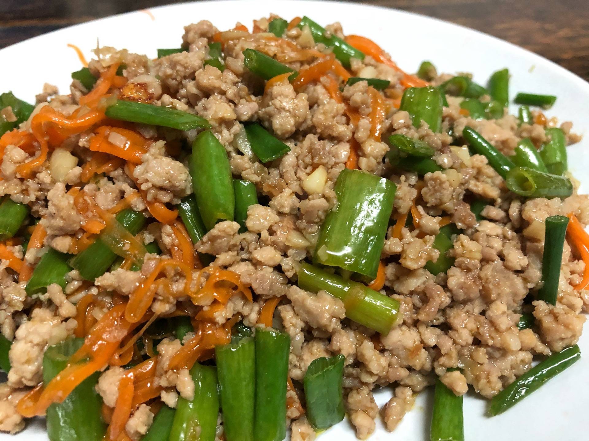 ดอกหอมผัดหมูสับ