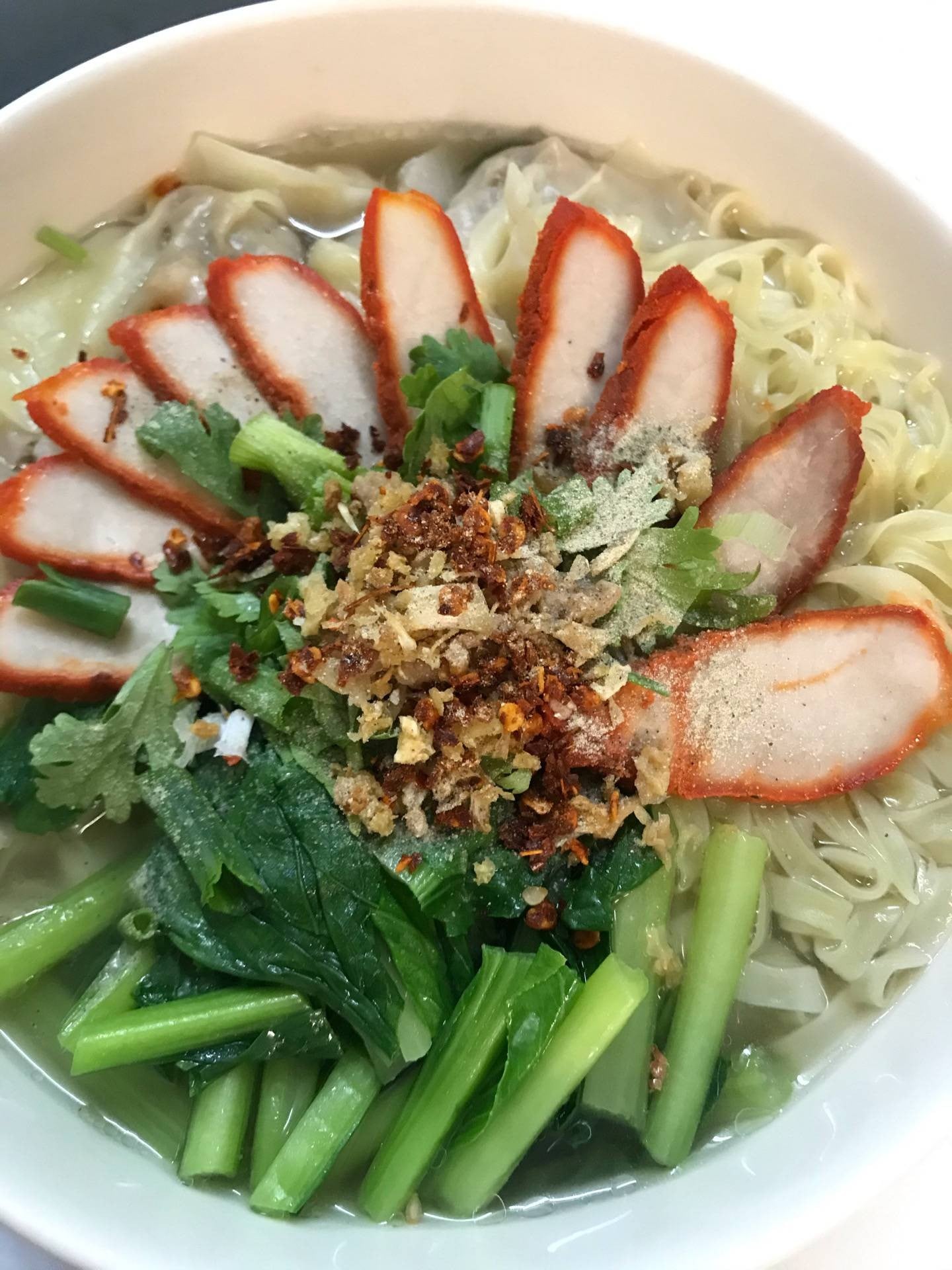 บะหมี่เกี๊ยวหมูแดง