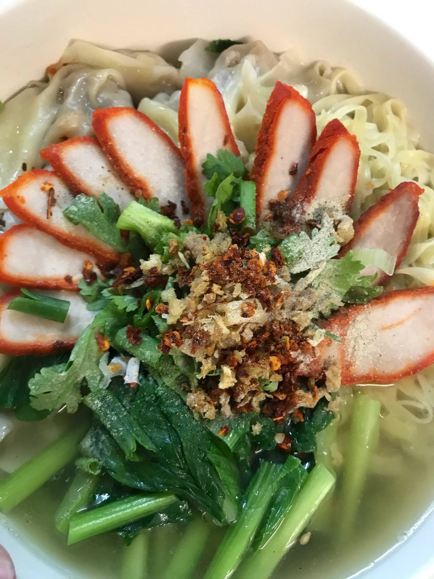 บะหมี่เกี๊ยวหมูแดง