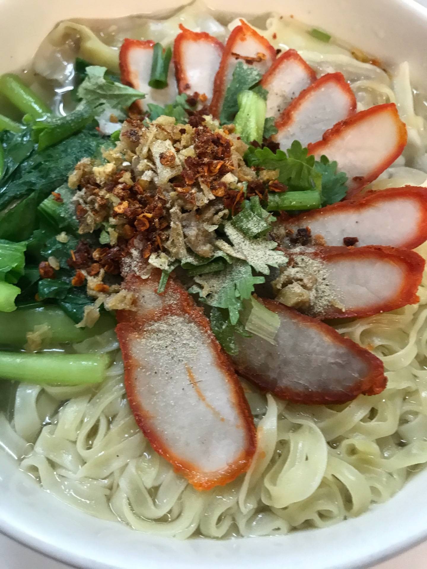 บะหมี่เกี๊ยวหมูแดง