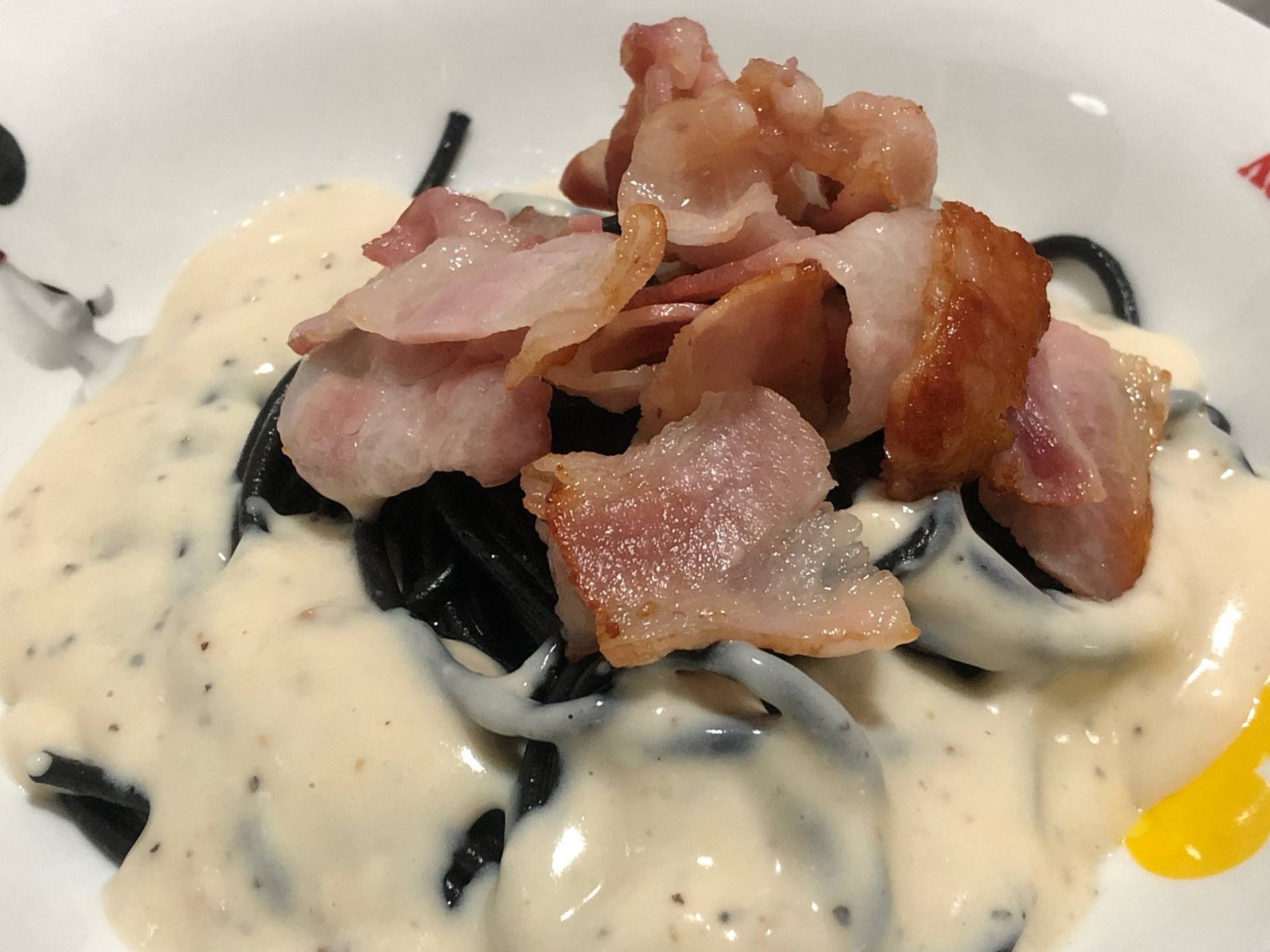 สปาเกตตี้เส้นดำคาโบนารา