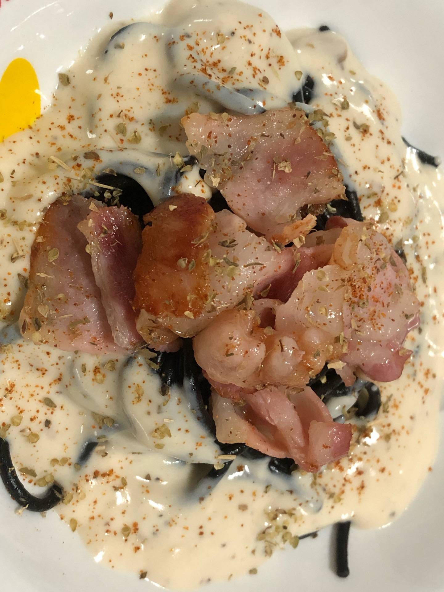 สปาเกตตี้เส้นดำคาโบนารา