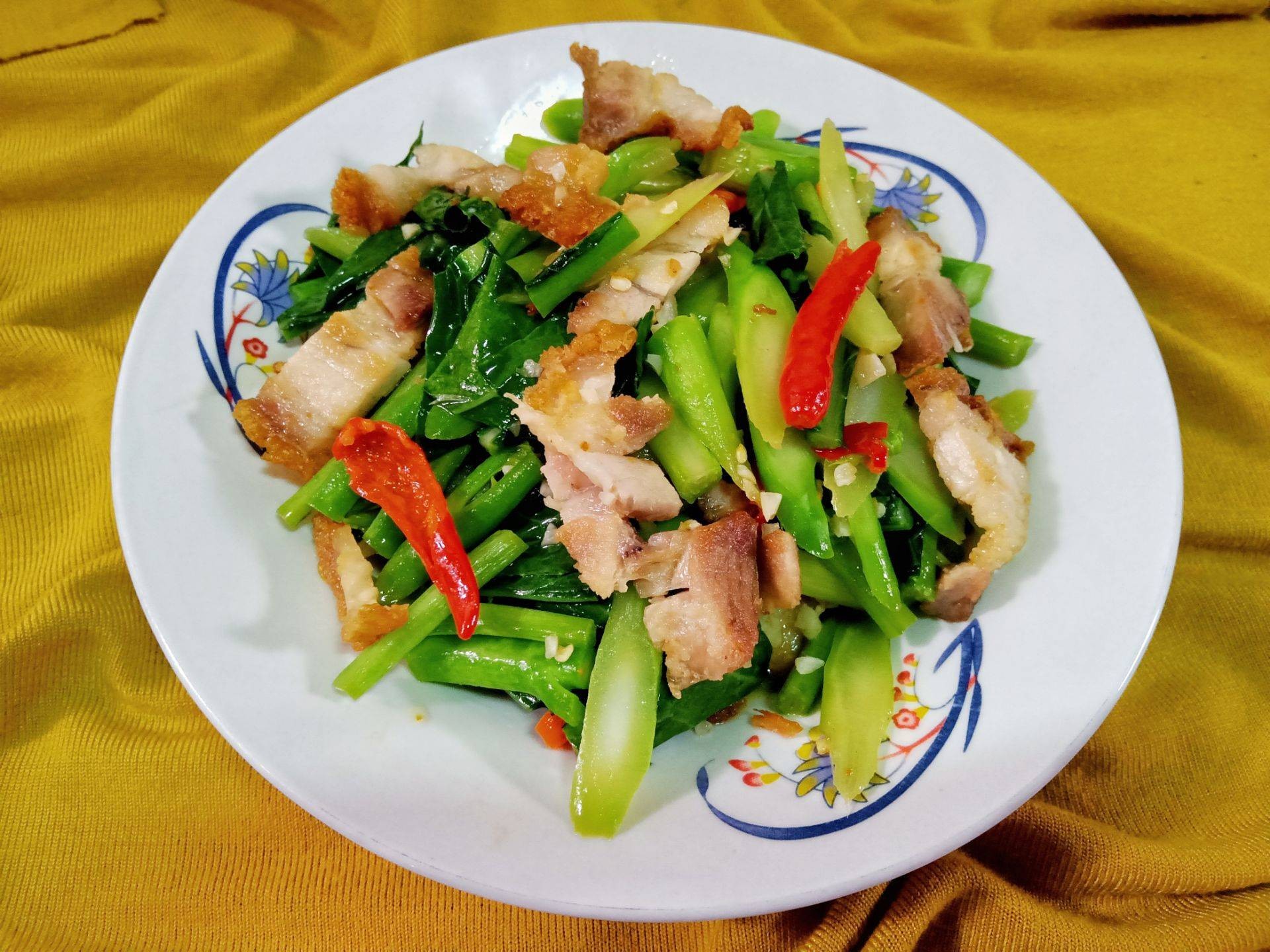 🌱 คะน้าหมูกรอบ 🐽