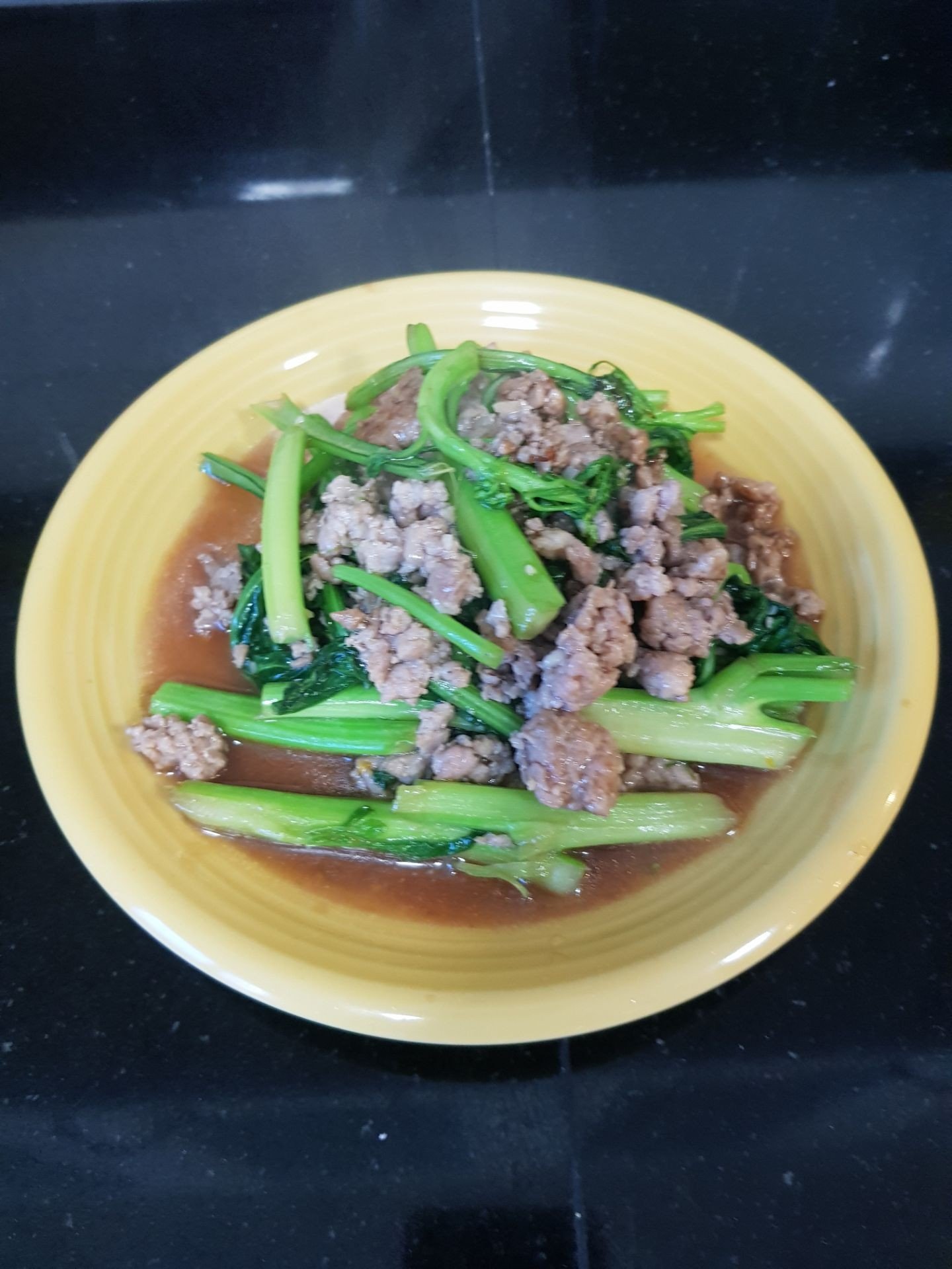 กวางตุ้งหมูสับน้ำมันหอย