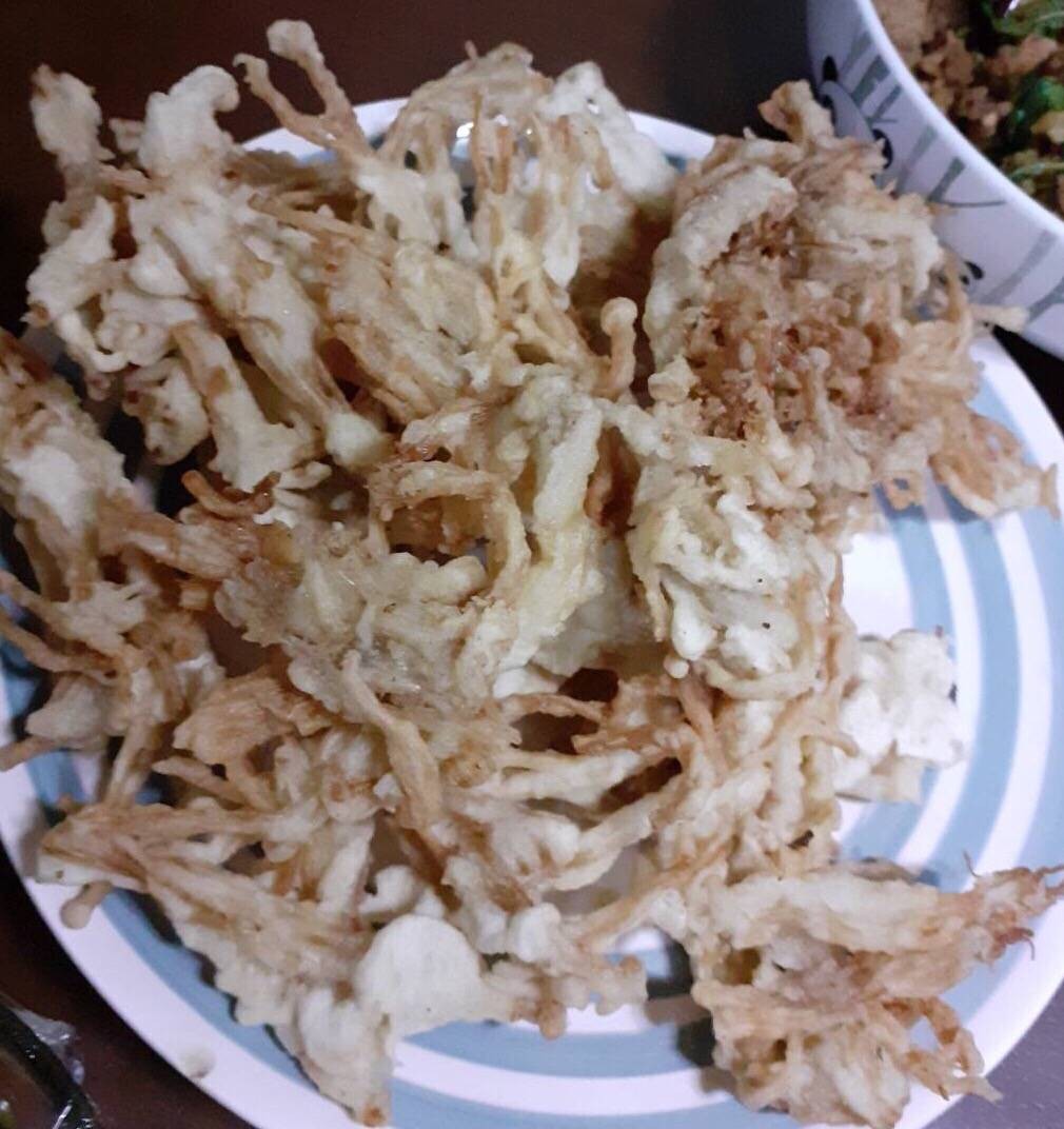 เห็ดเข็มทองทอดกรอบ