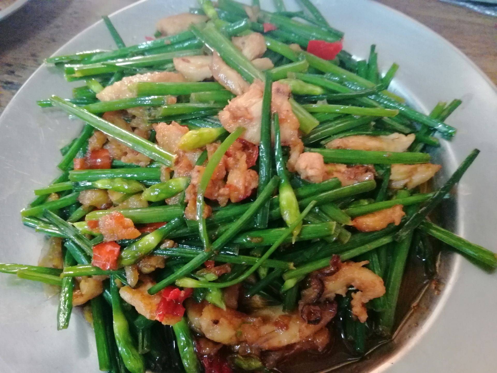 ผัดไม้กวาดไก่ไส่กระเทียม