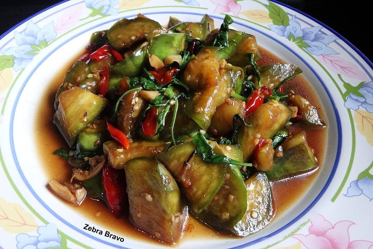 มะเขือยาวผัดพริกโหระพา