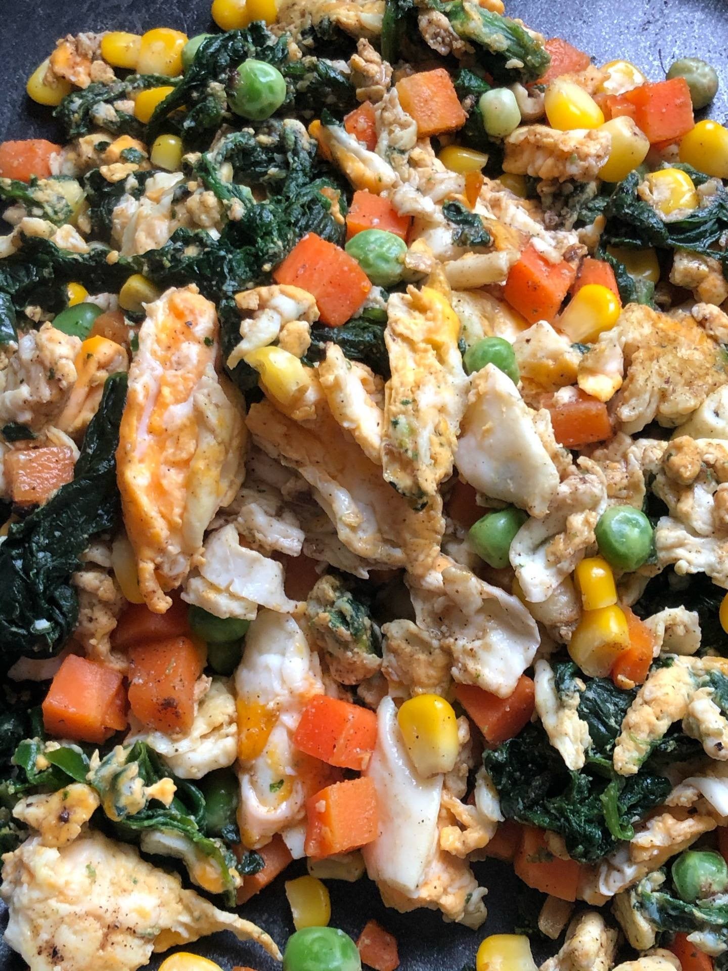 ผักโขมผัดไข่