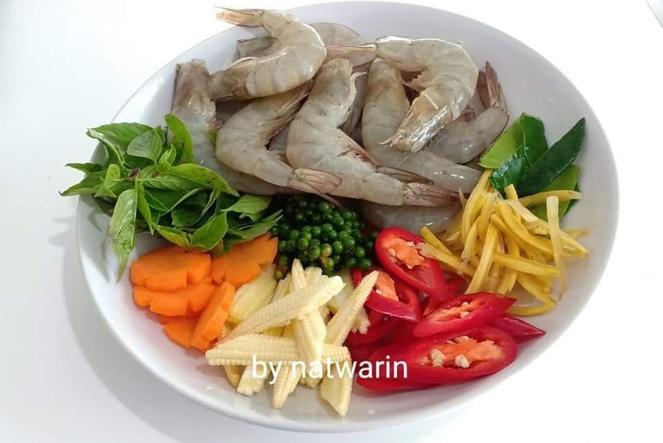 " เมนู ผัดฉ่ากุ้ง "