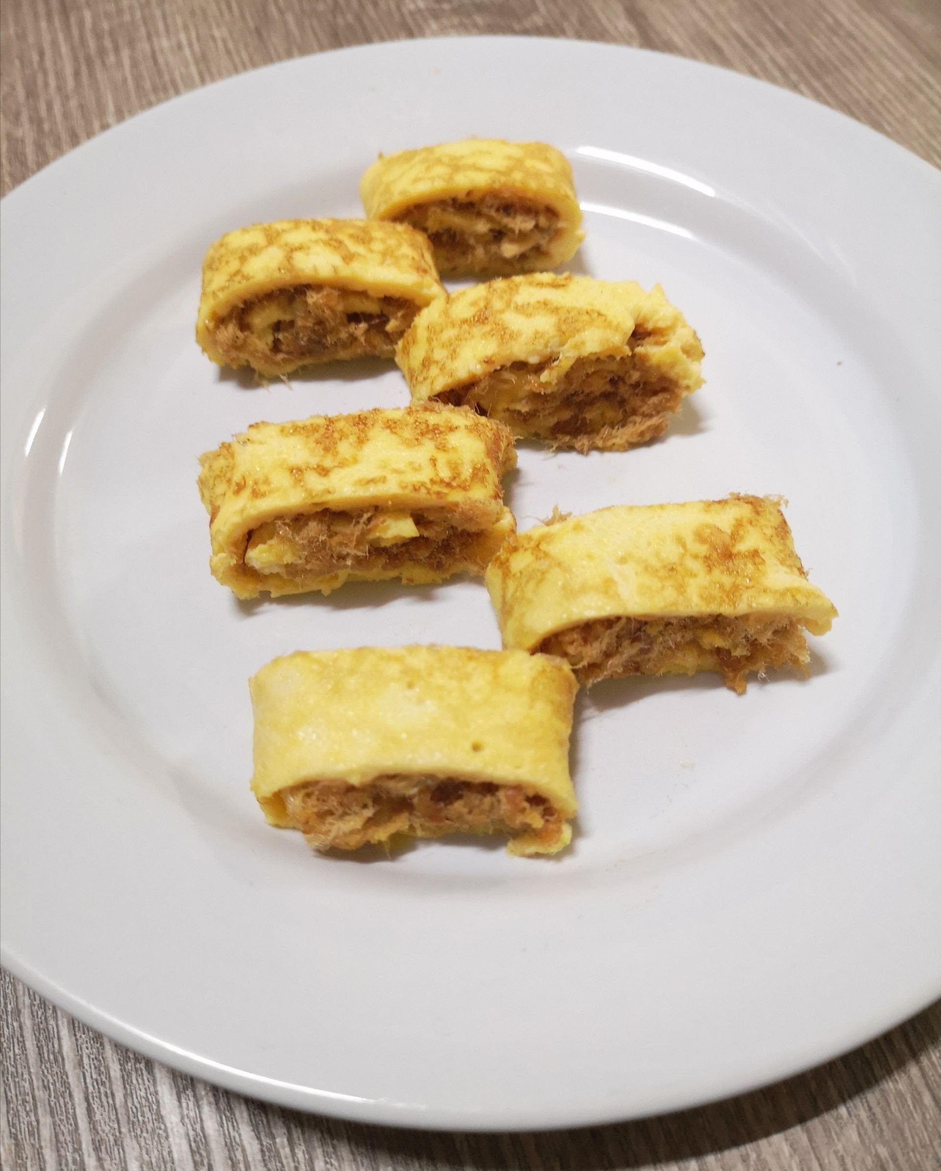 ไข่ม้วนไส้หมูหยอง​