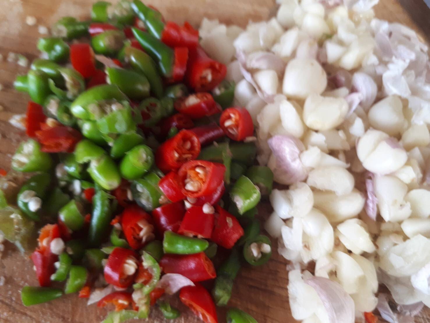 กุ้งผัดพริกขี้หนูสวน