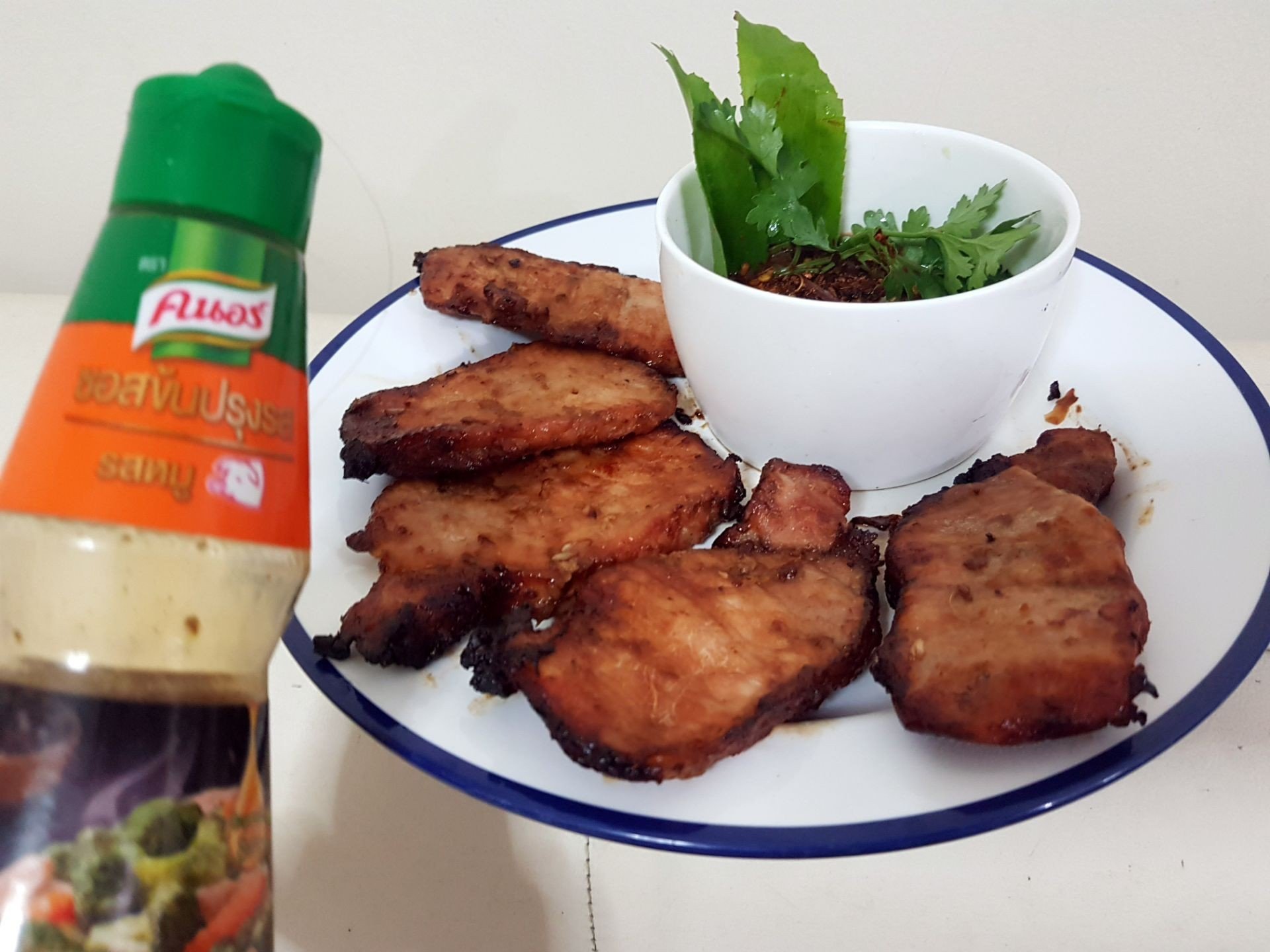 หมูอบกระเทียมพริกไทย