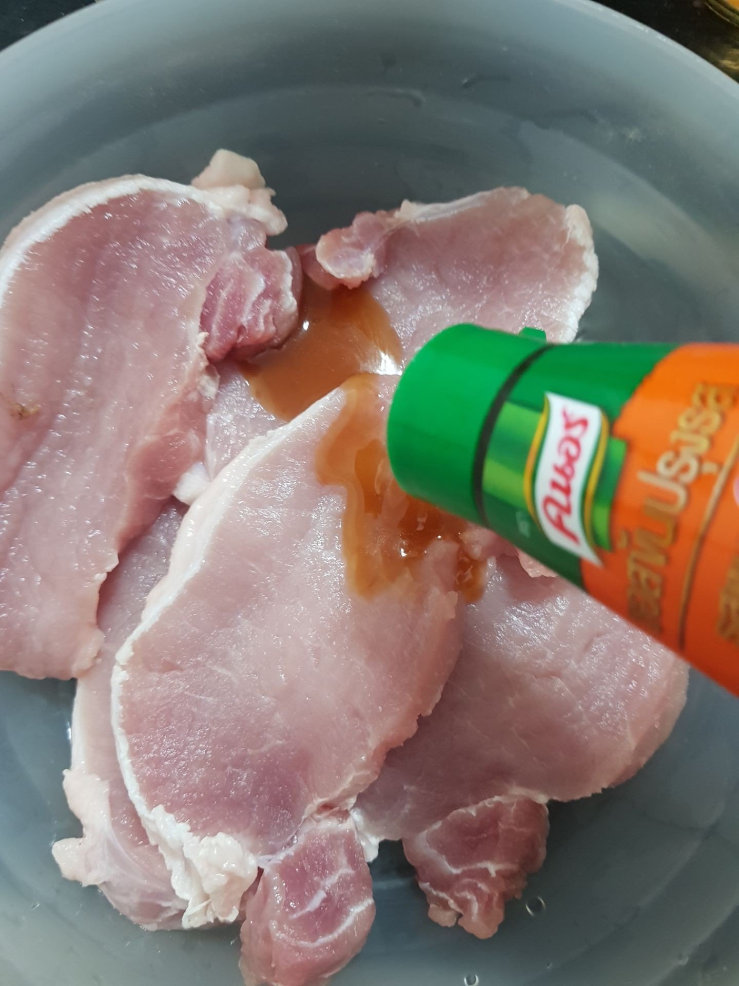 หมูอบกระเทียมพริกไทย