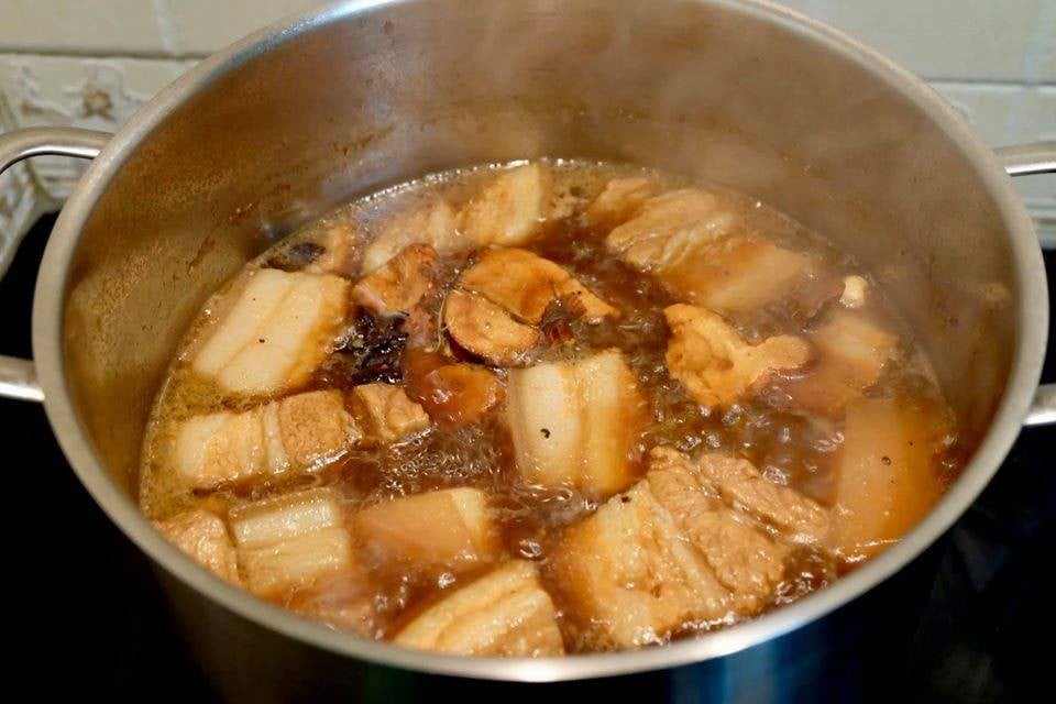 พะโล้หมูสามชั้น