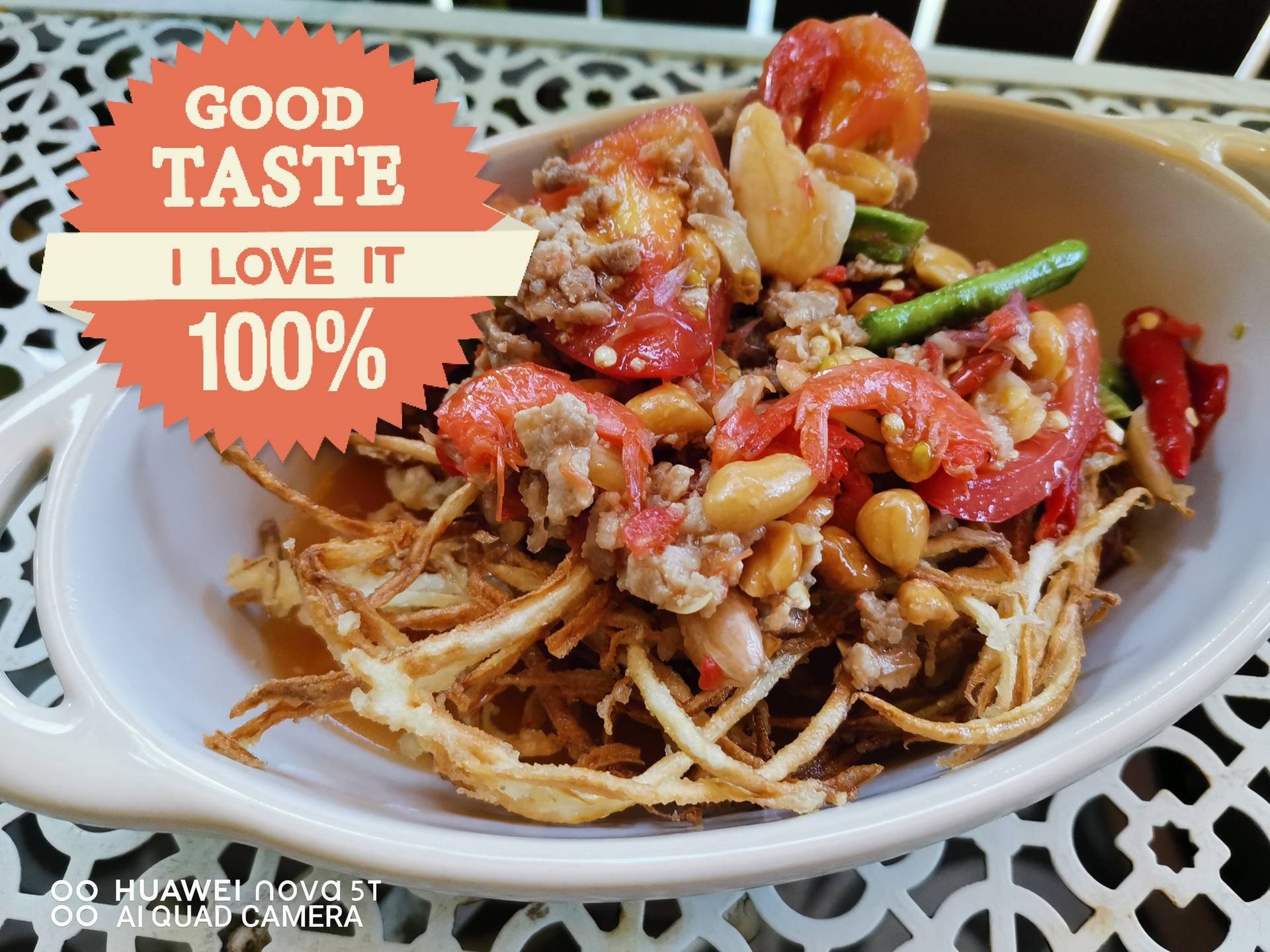 ส้มตำทอด...โอ้ววมันยอดมากก...อร่อยจนไม่ยอมวางช้อน.....