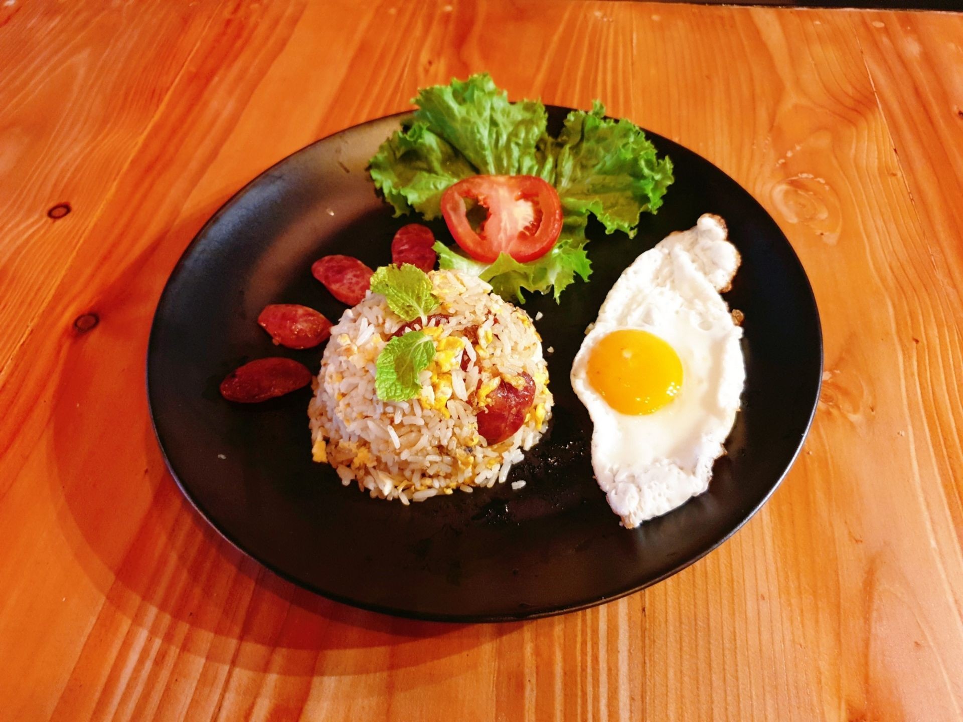 ข้าวผัดกุนเชียงไข่ดาว