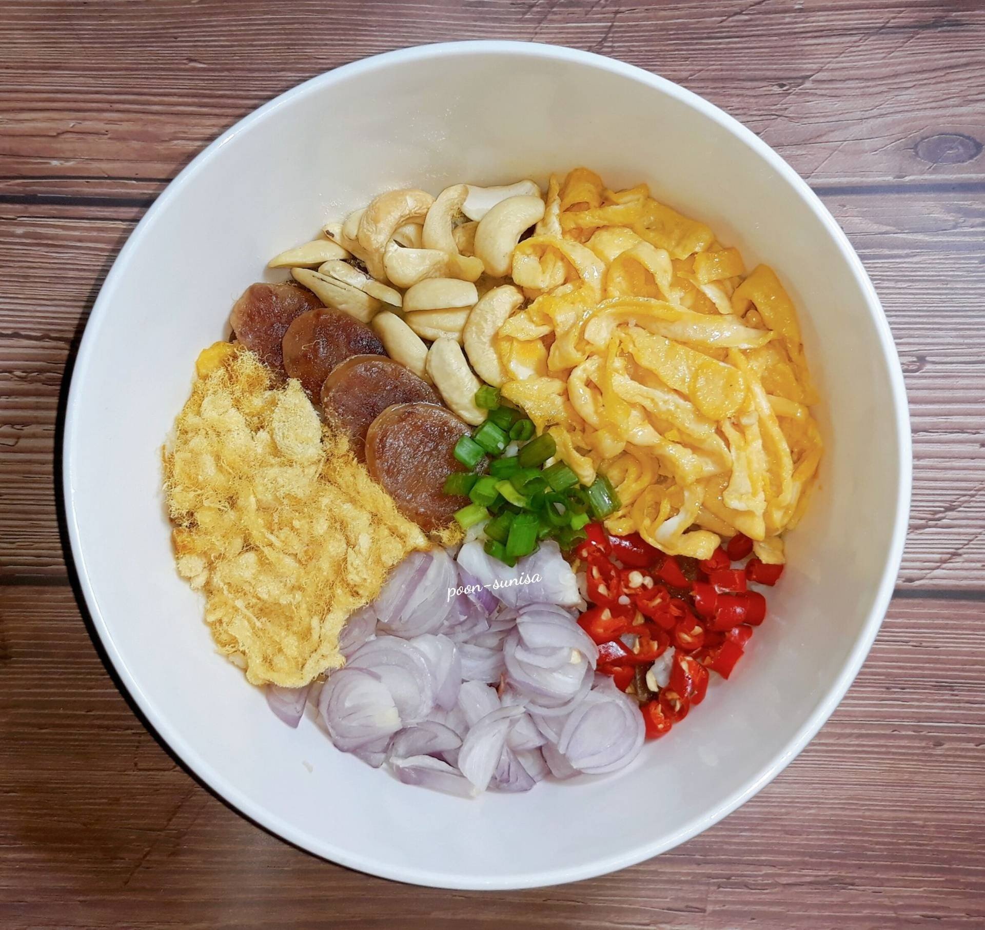 ข้าวผัดกุนเชียงทรงเครื่อง