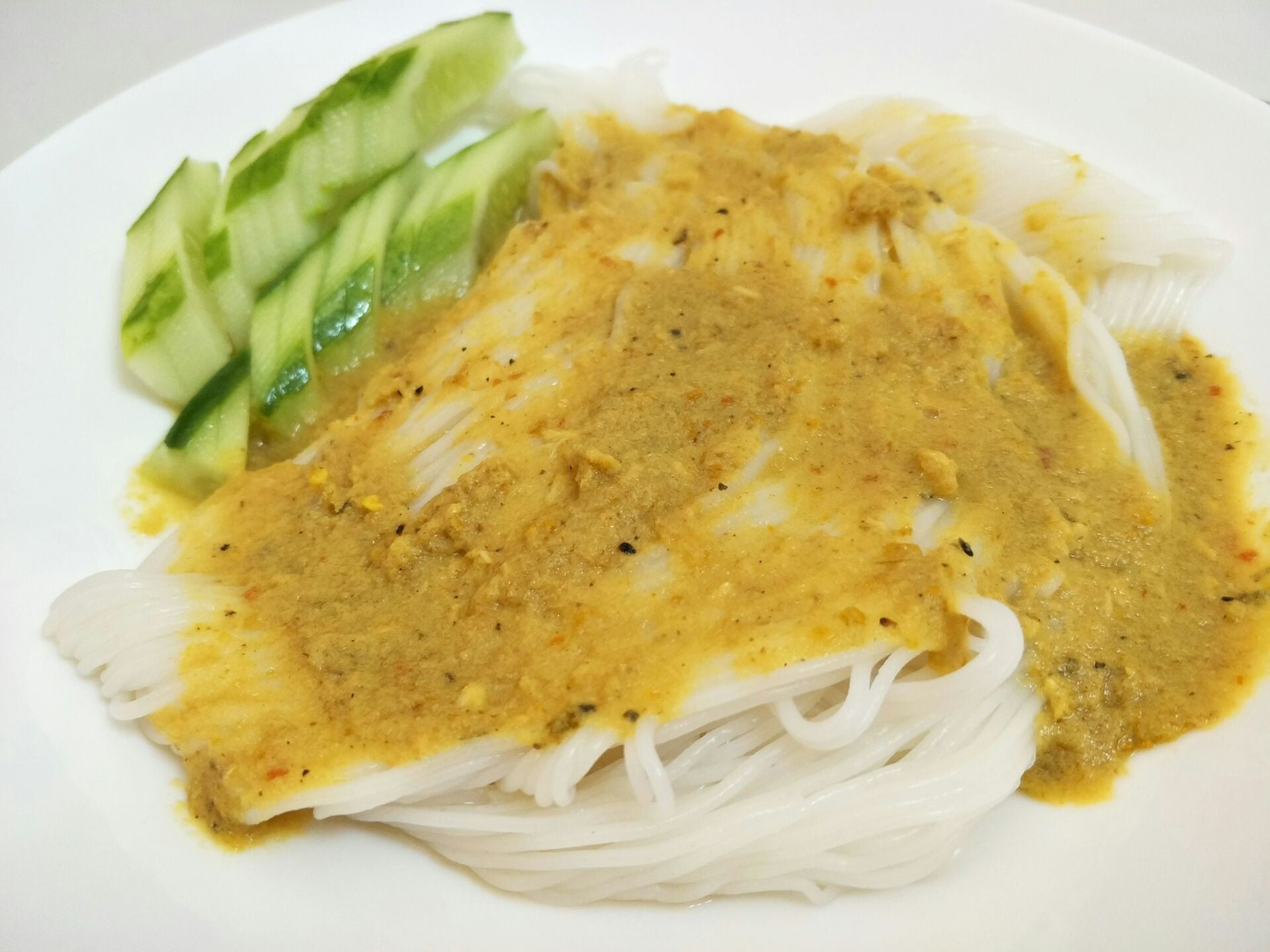 ขนมจีนน้ำแกงเผ็ด