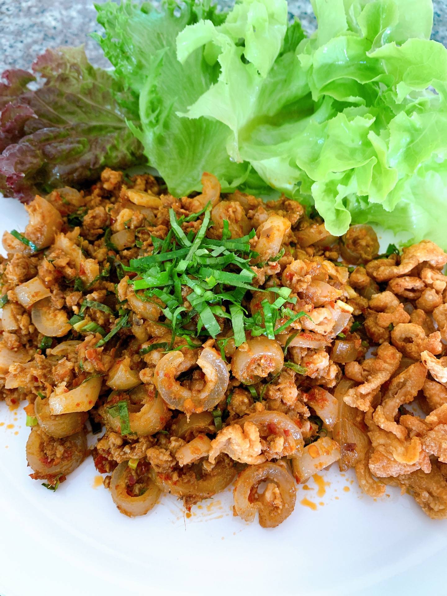 ลาบหนังหมู แบบผัด