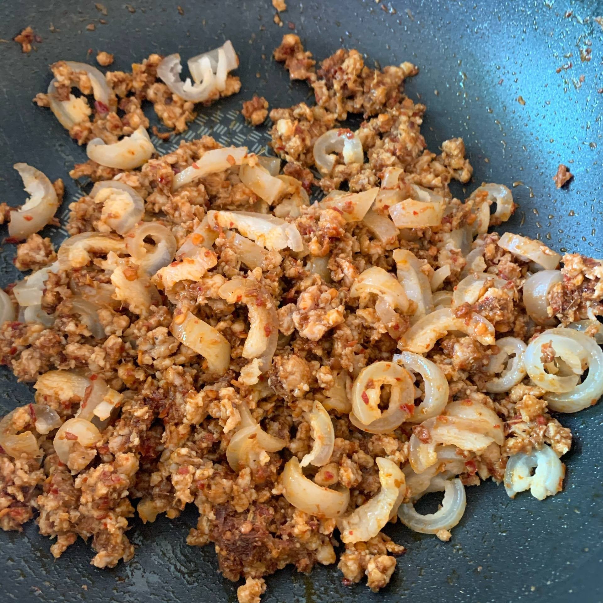 ลาบหนังหมู แบบผัด