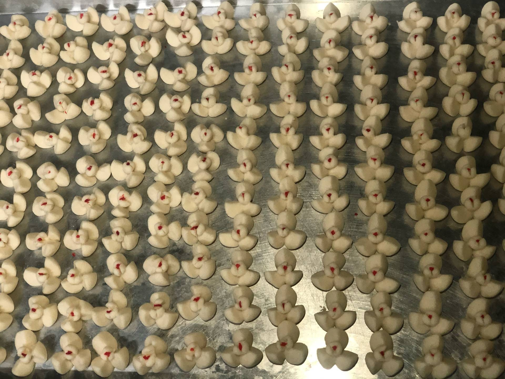 ขนมกลีบลำดวน