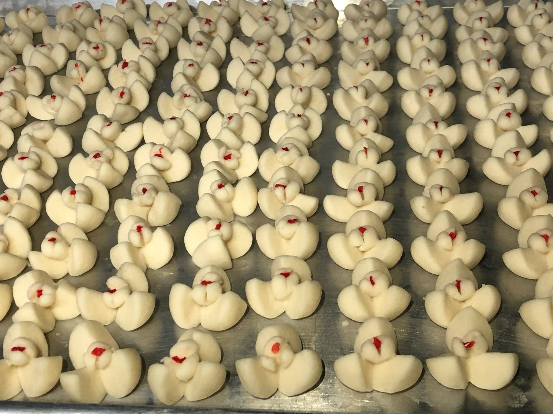 ขนมกลีบลำดวน