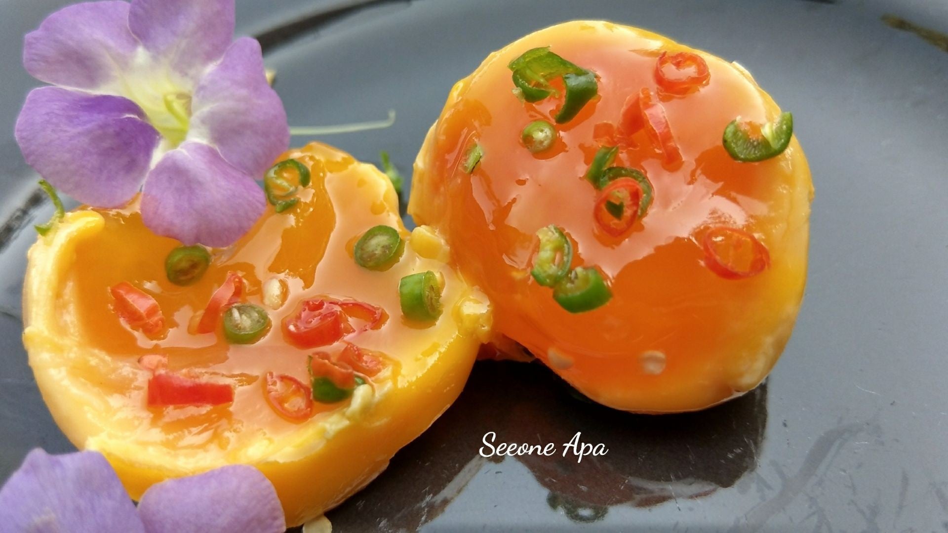 ไข่ดองน้ำปลาครอบ