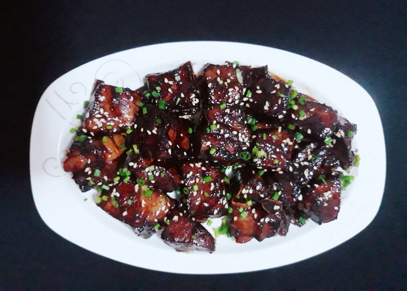 ซี่โครงหมูตุ๋นน้ำแดง/ซี่โครงหมูอบน้ำแดง