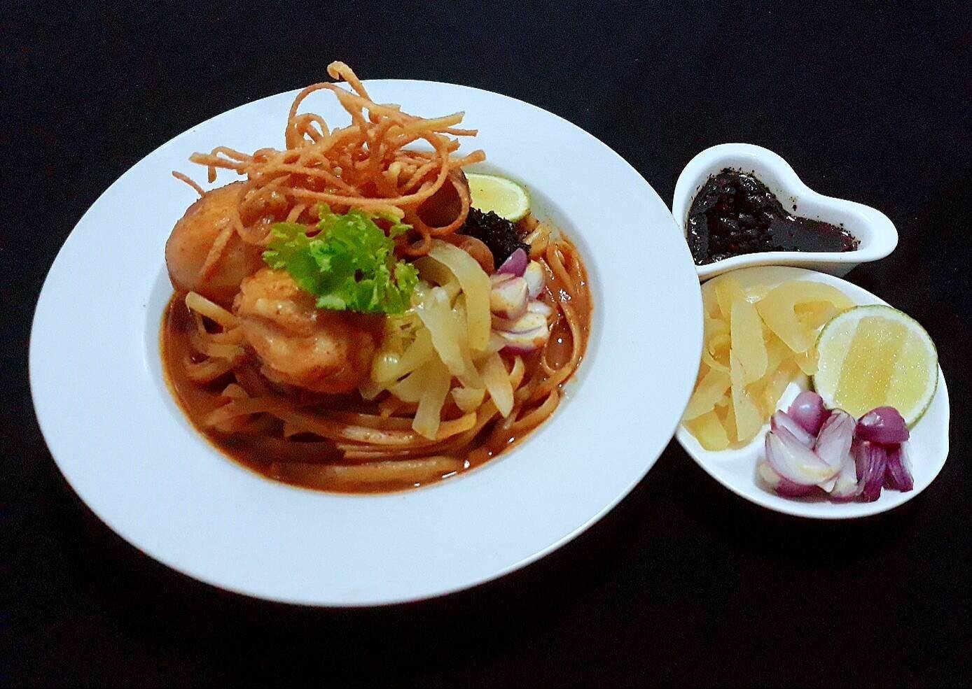 ข้าวซอยไก่/สปาเก็ตตี้ข้าวซอยไก่