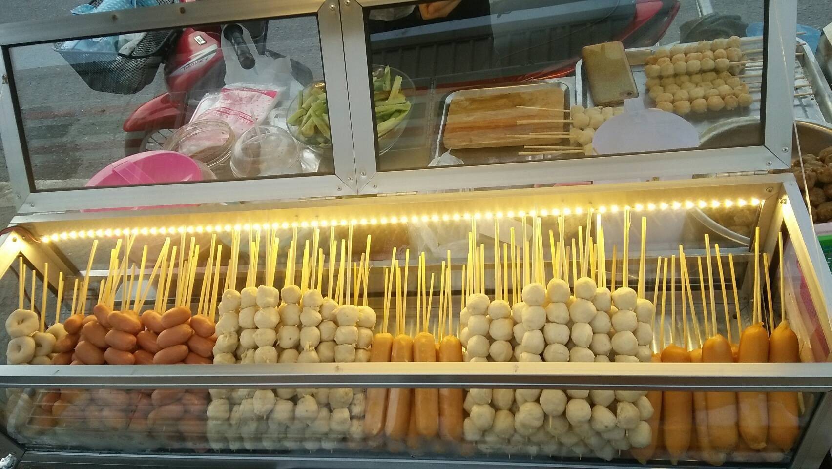 ลูกชิ้นย่างหมึกย่างพระราม5​ (น้ำจิ้มไม่เหมือนร้านอื่น)​
