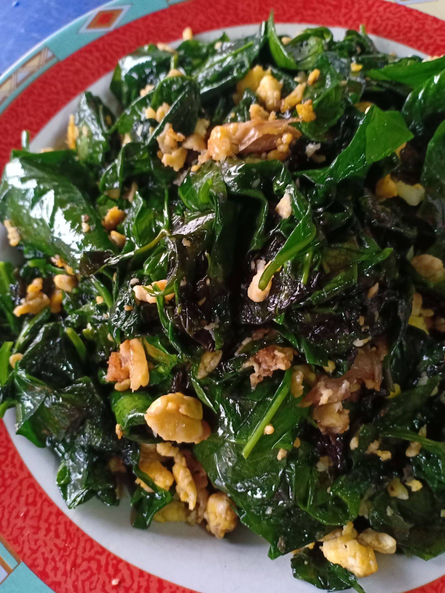 ใบเหลียงผัดไข่