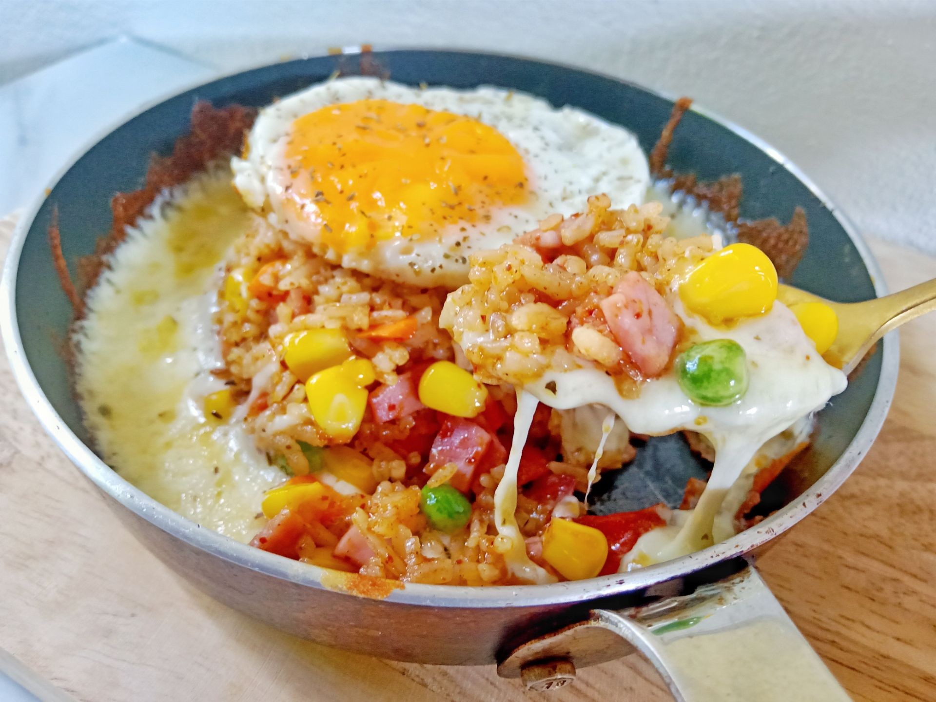 ข้าวผัดหม่าล่าชีสเยิ้ม