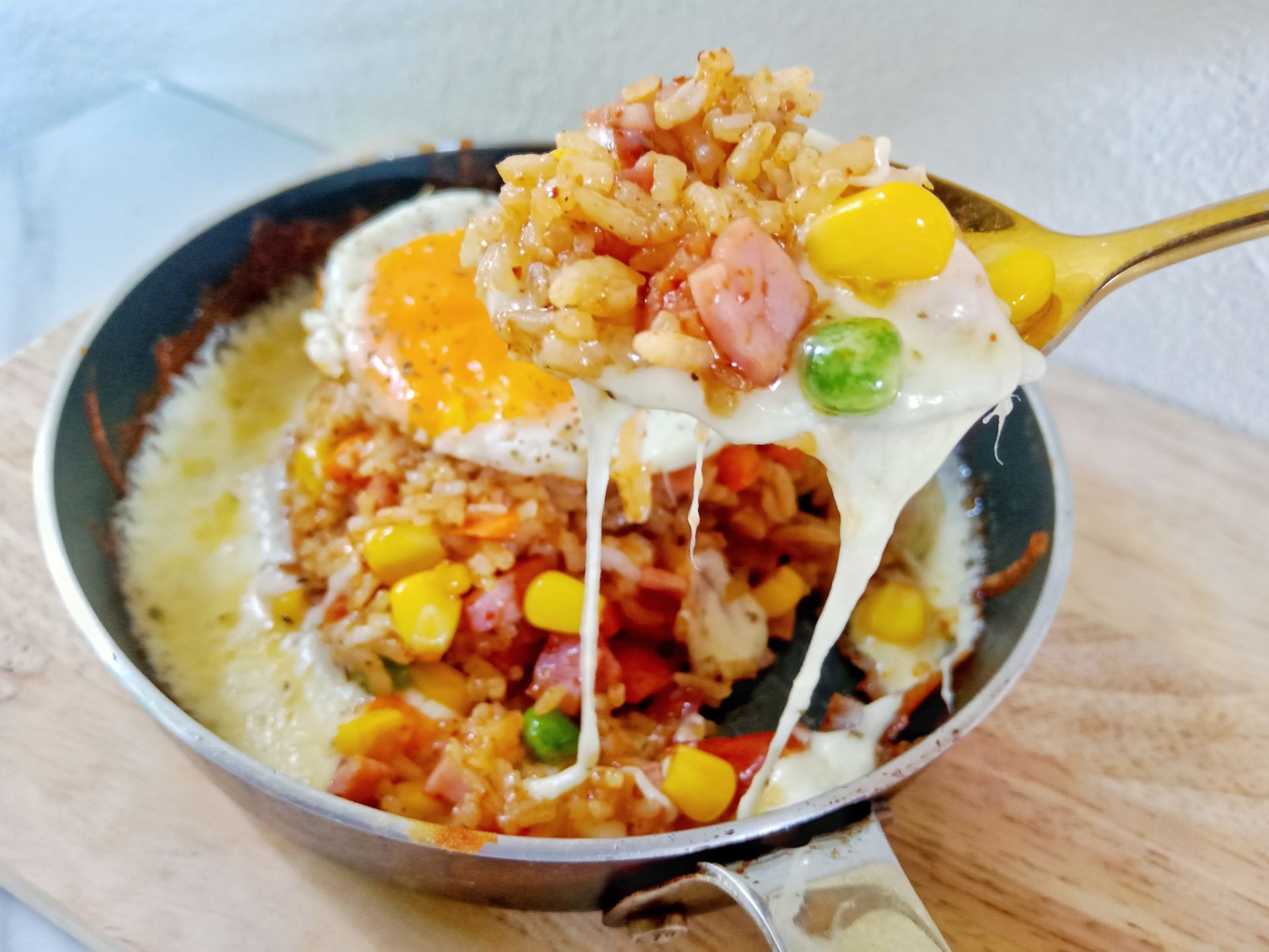 ข้าวผัดหม่าล่าชีสเยิ้ม