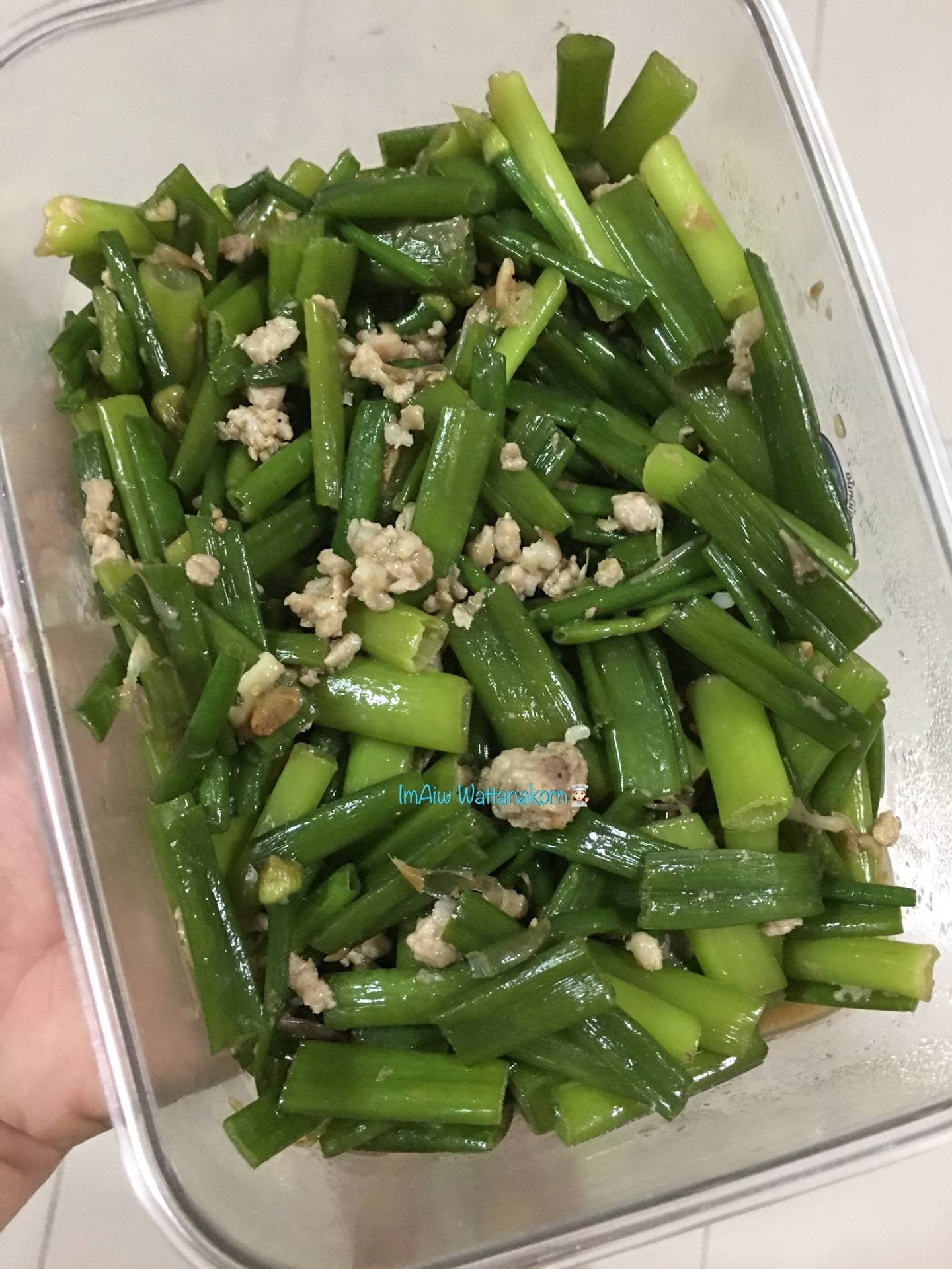 “ผัดดอกหอมใส่หมูสับ”