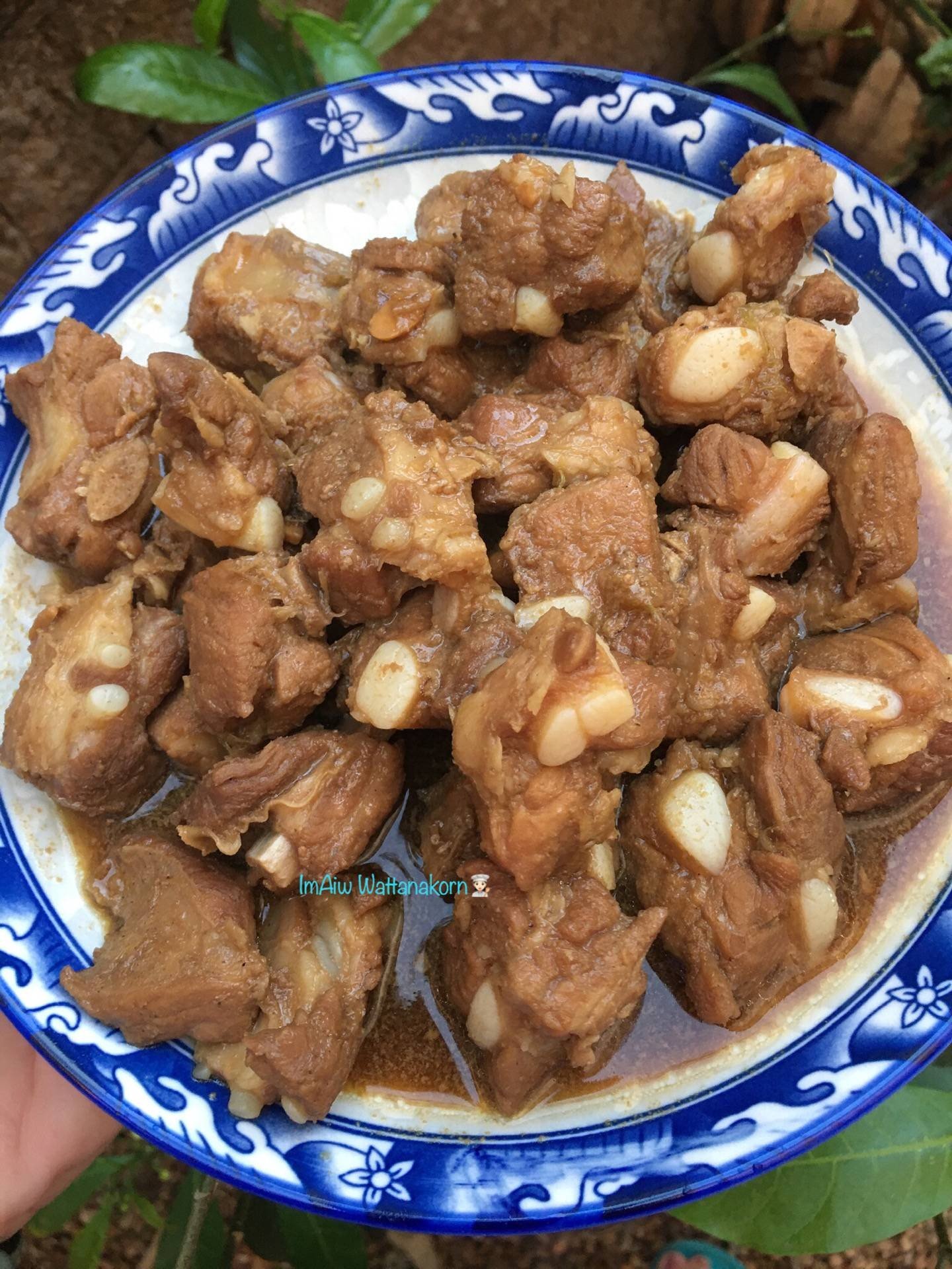 “กระดูกหมูตุ๋นเต้าเจี้ยว”