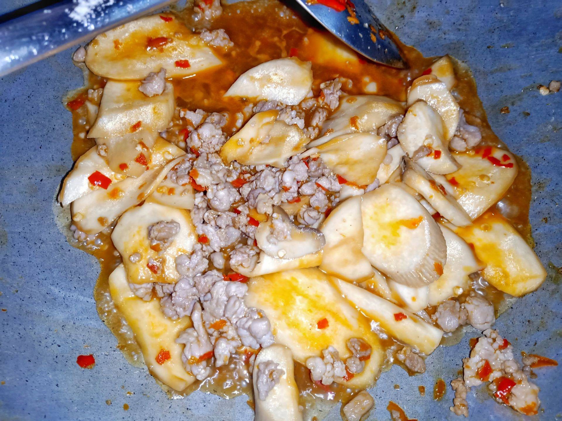 เห็ดนางรมหลวงผัดพริก