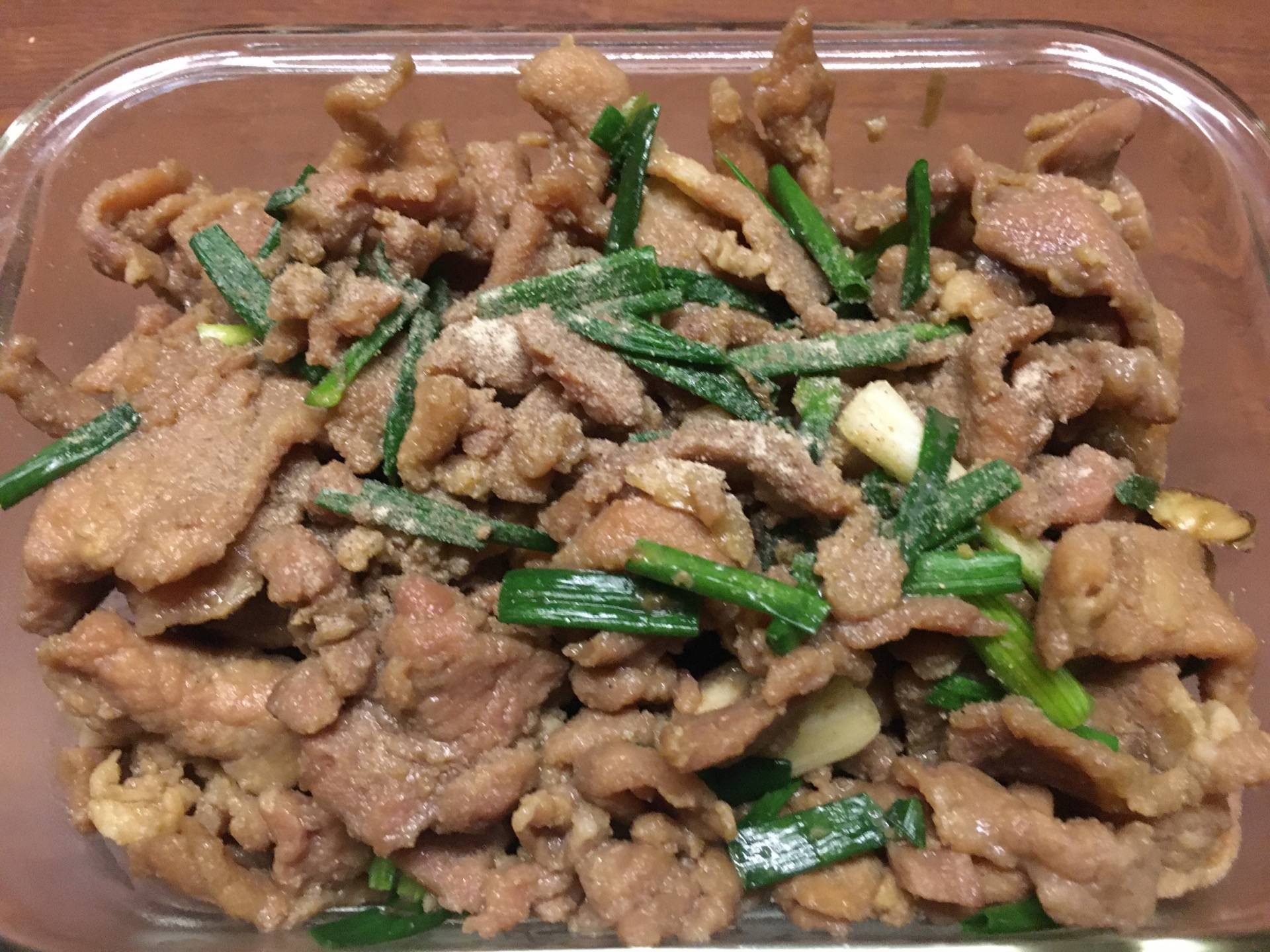 หมูผัดต้นหอม