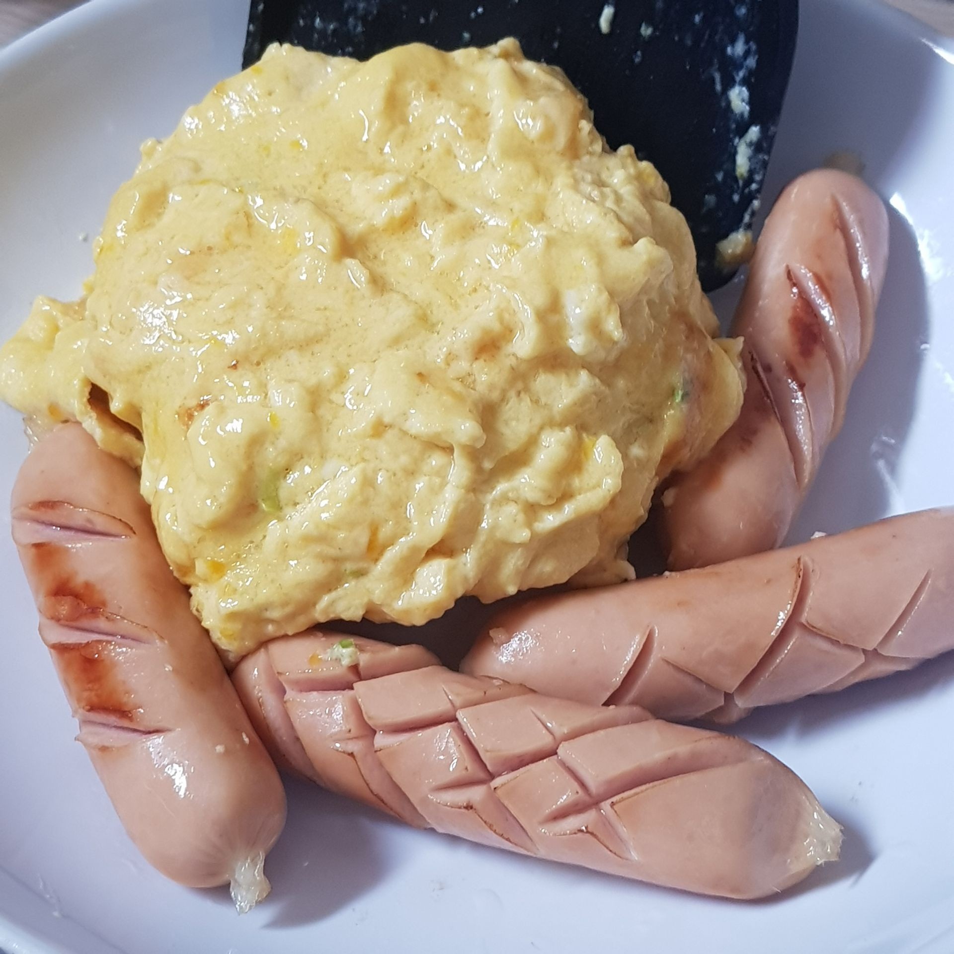 สูตร ข้าวไข่ข้น ไส้กรอก🍳 creamy omelette & Hot Dog พร้อมวิธีทำโดย