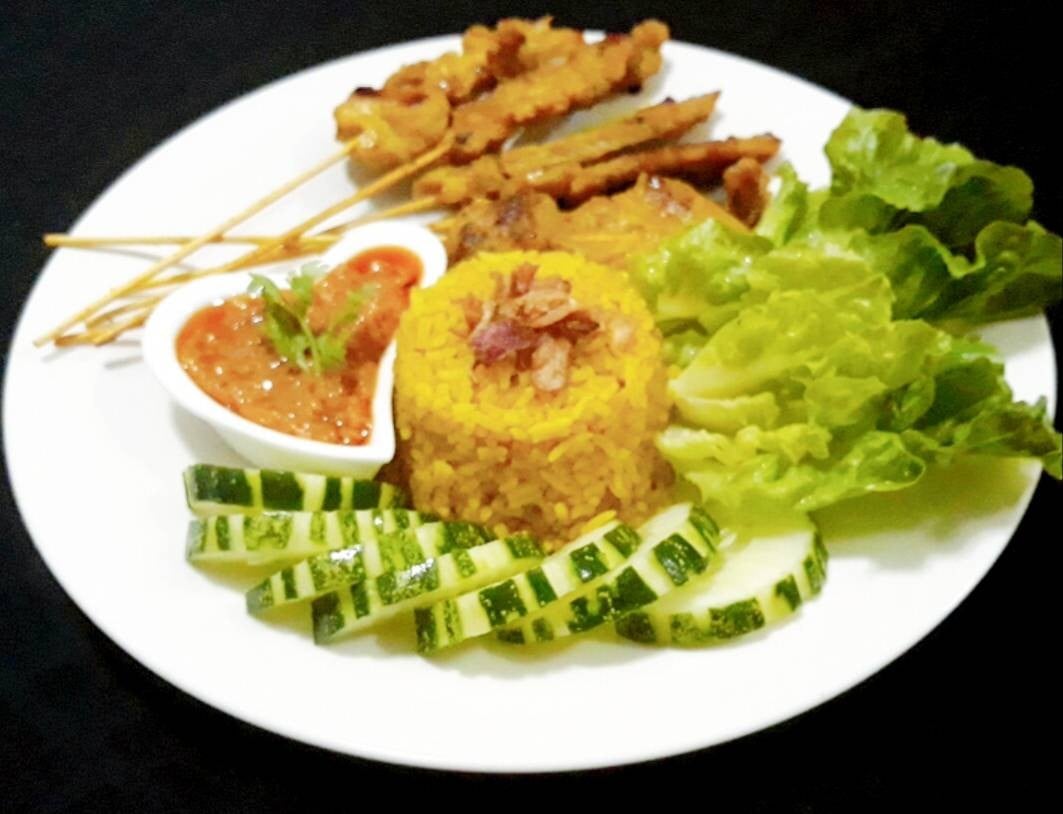 ข้าวหมูสะเต๊ะ Rice and Pork Satay