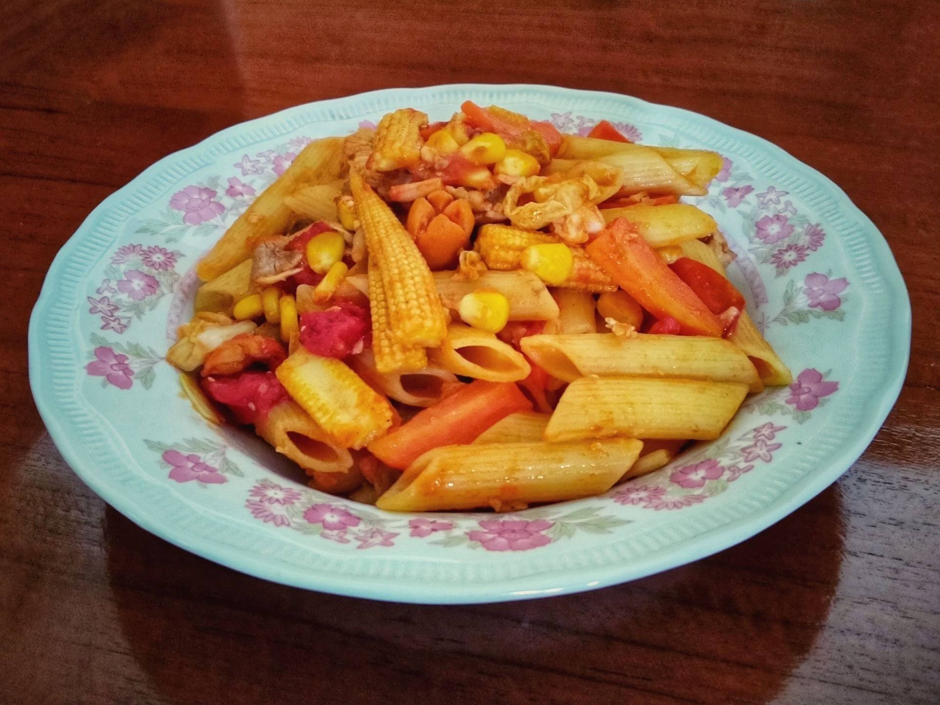 พาสต้าผัดซอสมะเขือเทศ 5 สหาย