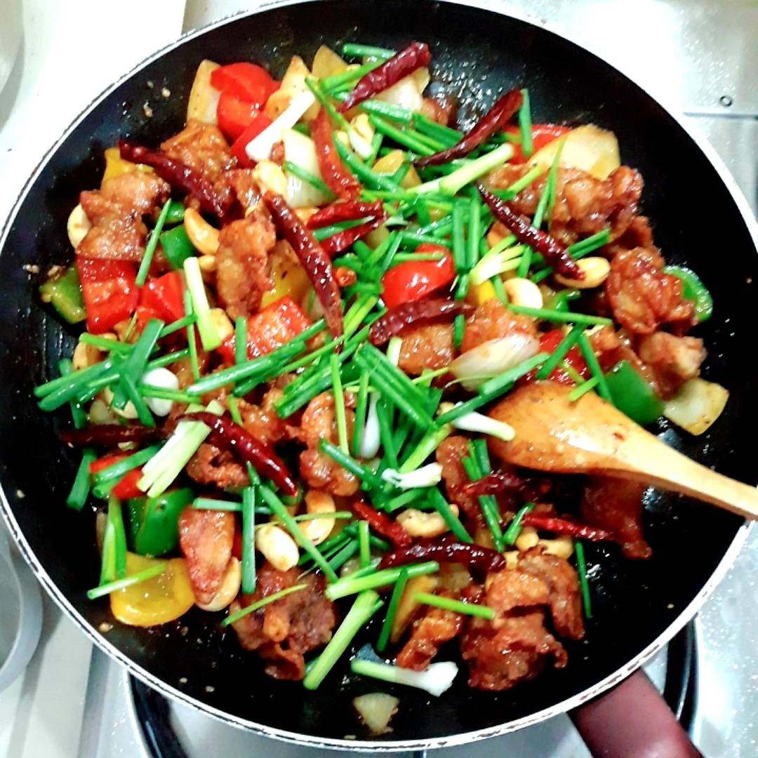 ไก่ผัดเม็ดมะม่วงหิมพานต์