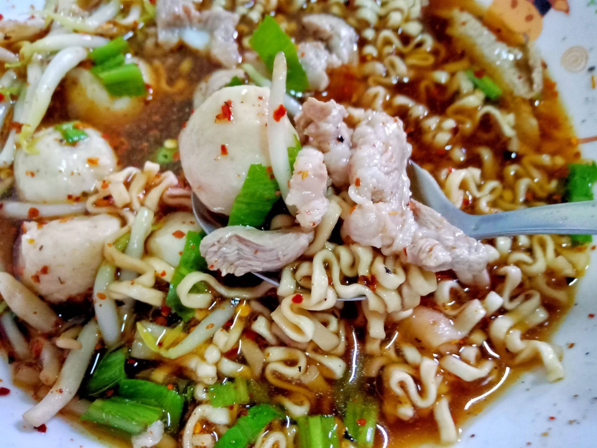 ก๋วยเตี๋ยวเรือน้ำตก(ยำยำ)