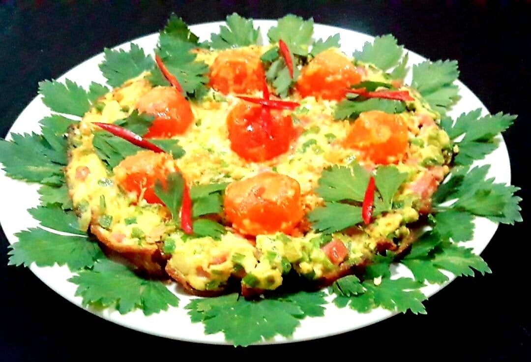 ไข่เจียวแฮมไข่แดงเค็ม/ออมเล็ตแฮมไข่แดงเค็ม