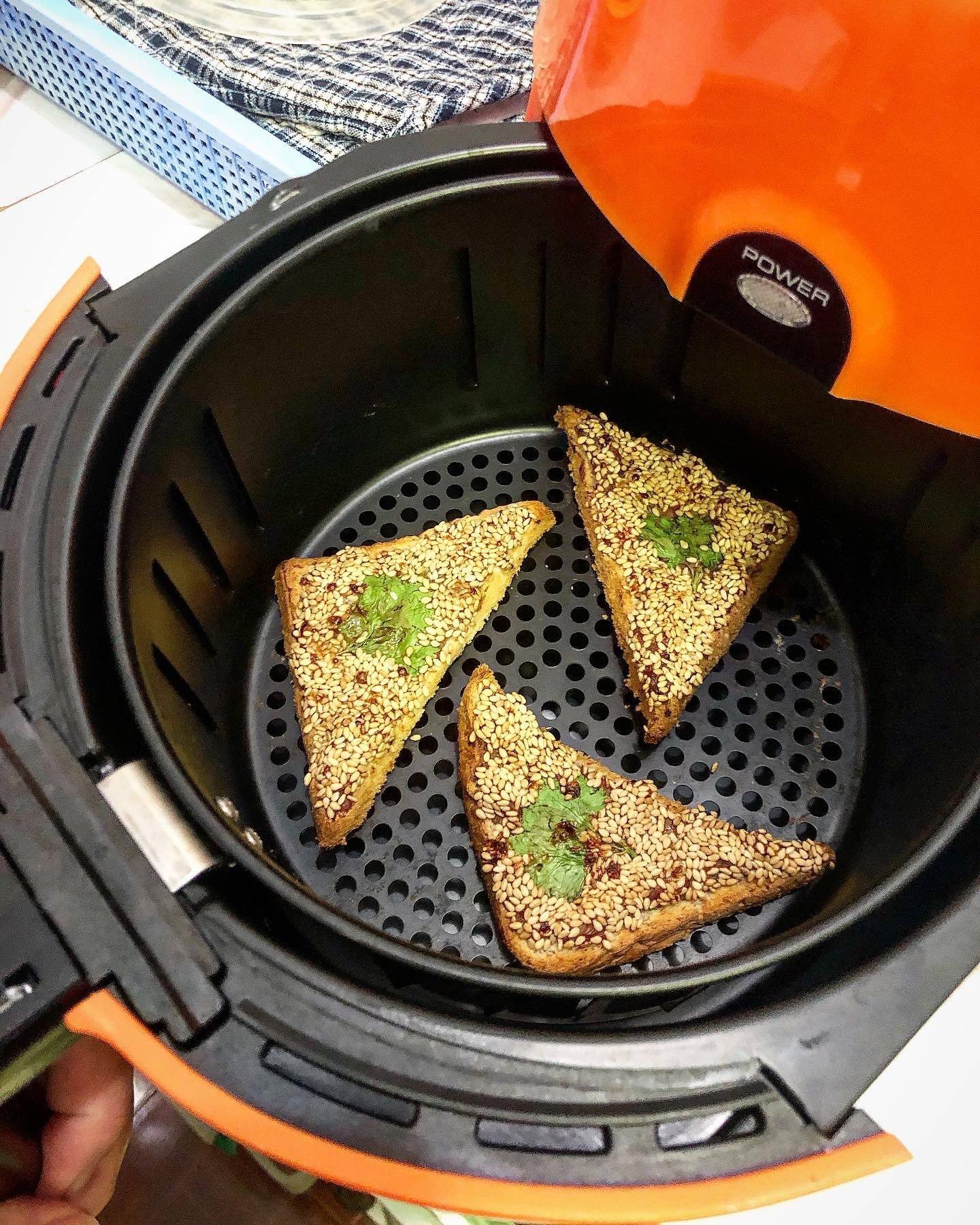 WFH Kitchen: ขนมปังหน้าหมู-กุ้งสไตล์จีน 