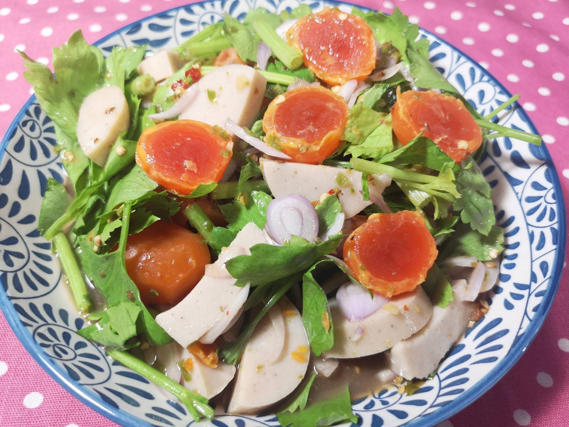 ยำหมูยอไข่เเดงเค็ม