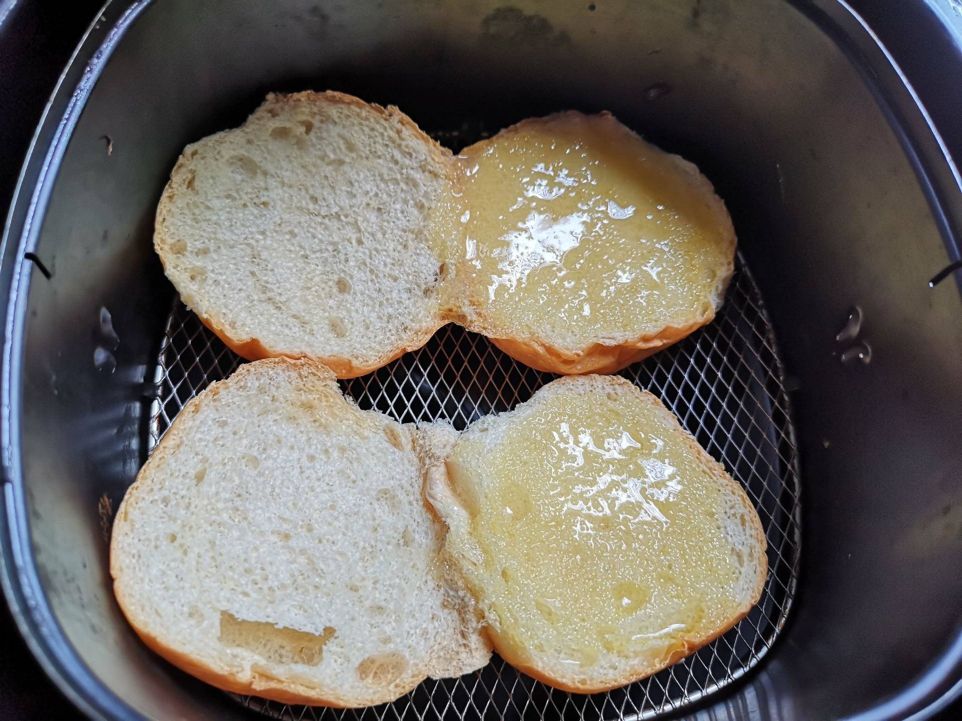 ขนมปังไส้นมเนยน้ำตาล ด้วยหม้อทอดไร้มัน Philip AirFryer