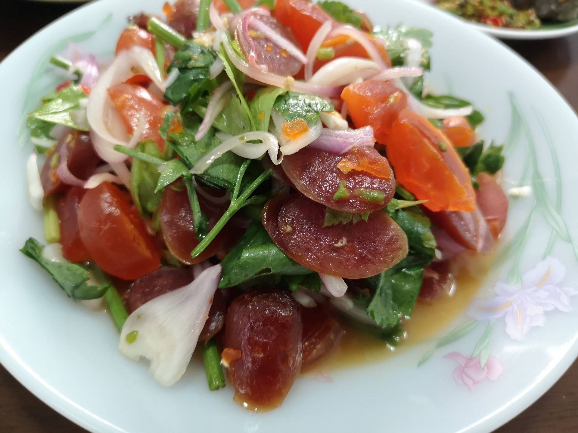 ยำไข่เเดงเค็มกับกุนเชียง